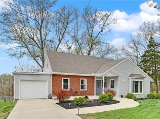 413 N Sunset St, Freeman, MO 64746