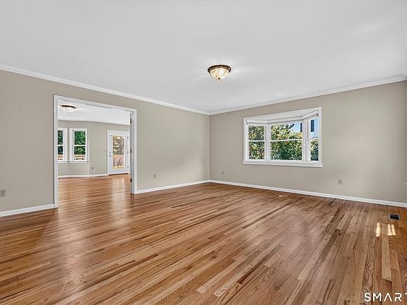 4th image of 29 Maplewood Drive