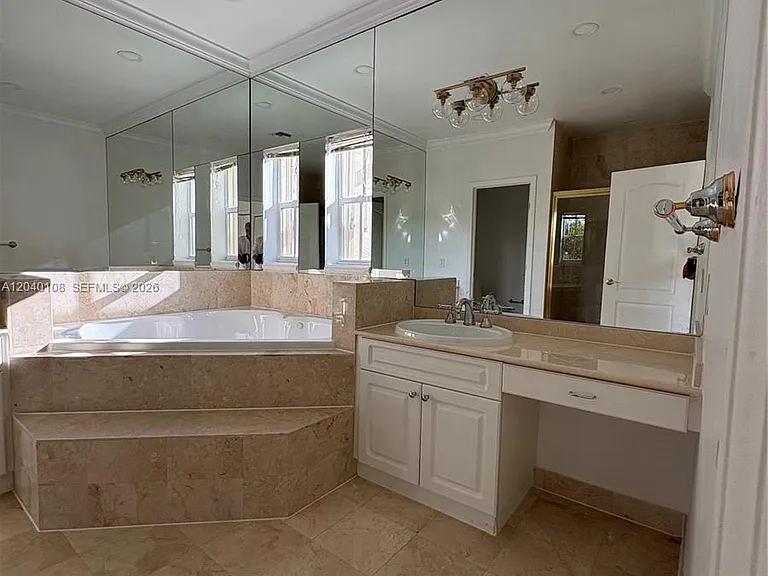 18410 NE 30th Ave #18410 — Photo 30