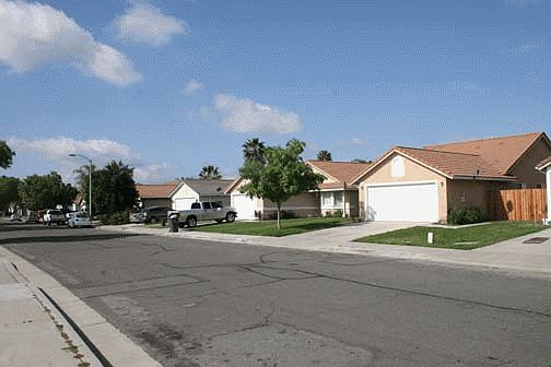 3rd image of 935 Ivy St