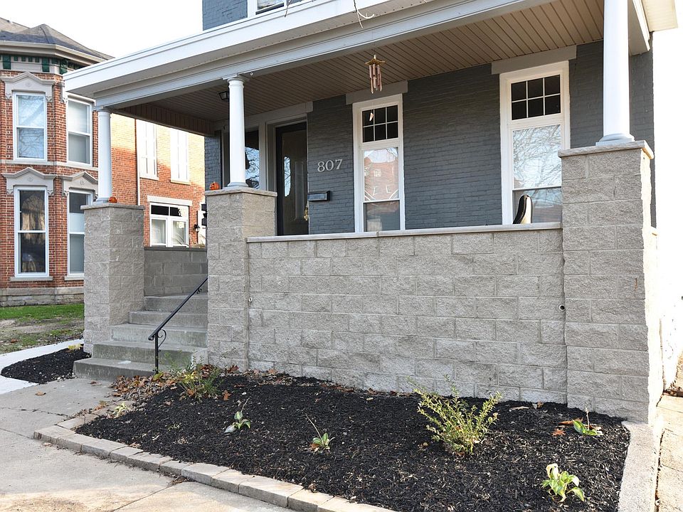 2nd image of 807 Columbia St #2