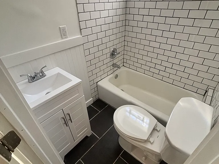 140 E Sterner St — Photo 5