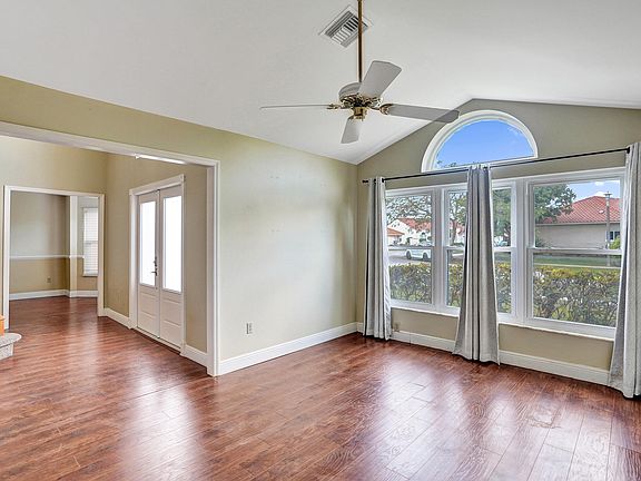 5th image of 10732 Sea Cliff Cir