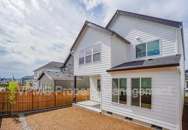 1605 NE 180th Ave — Photo 32