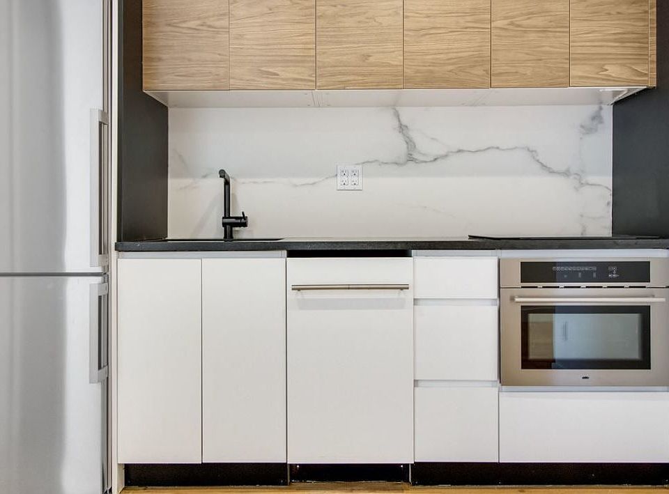 1st image of 924 Myrtle Ave APT 2B