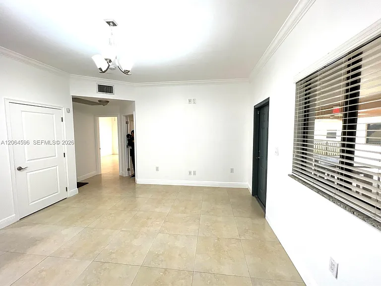 2268 SW 8th St #5 — Photo 4