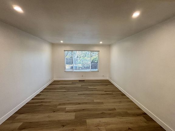 3rd image of 1235 Gloria Dr