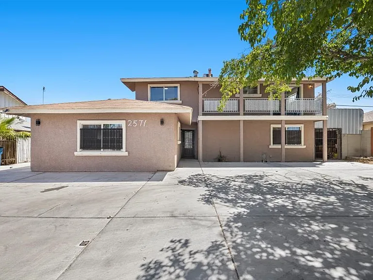 2571 Vegas Valley Dr — Photo 2
