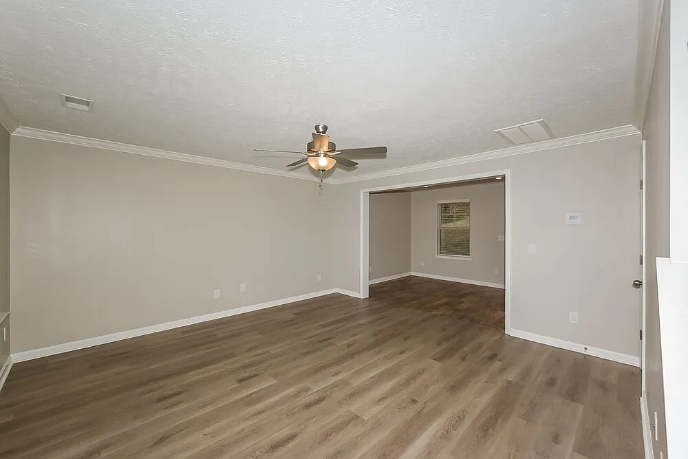 3 bed, 2.5 bath, 1589 sqft, $2,300 — Photo 4