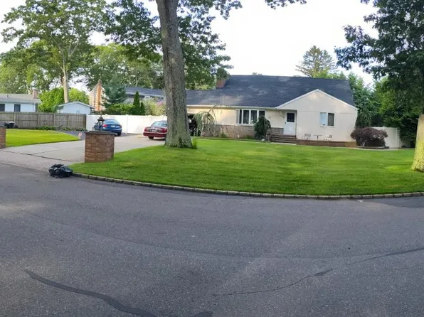 532 Lafayette Road, West Babylon, NY 11704