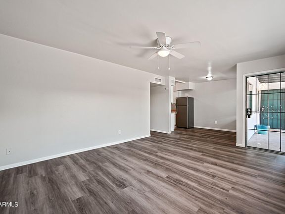 4th image of 1518 W Colter St #15