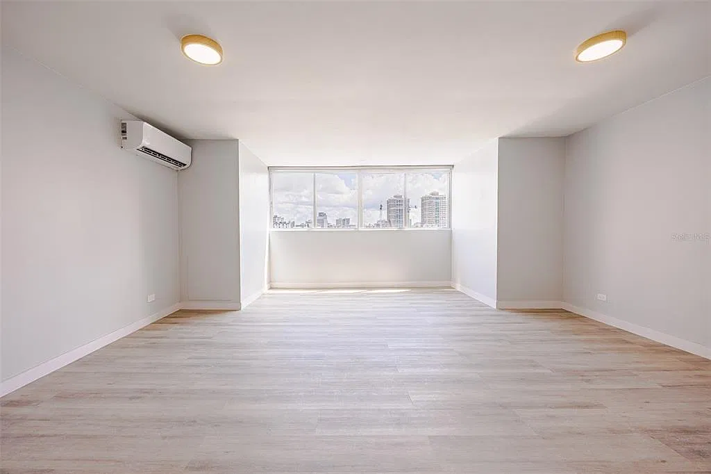 1479 Ashford Ave — Photo 3