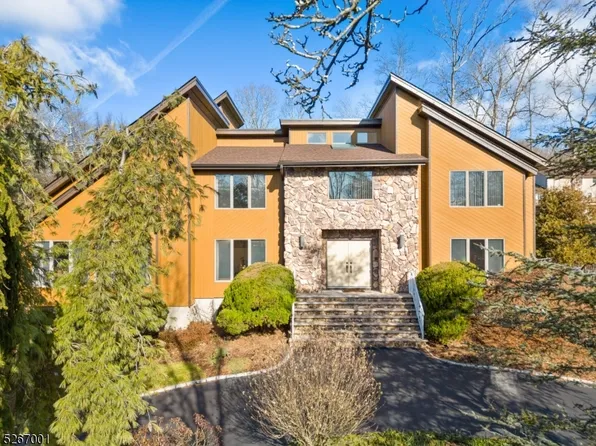 16 Garrity Terrace, Montville Twp., NJ 07058