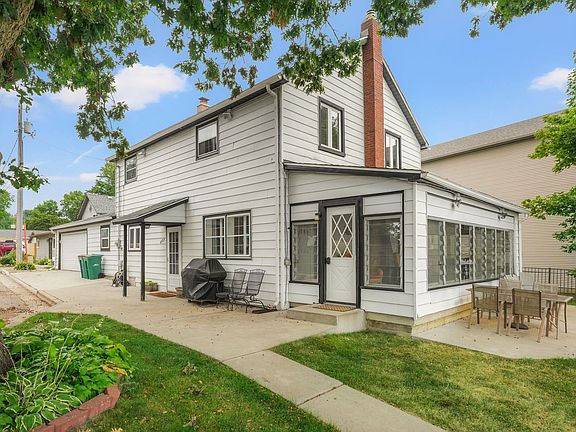5th image of 4503 Larson St