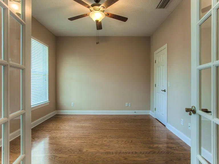 204 Aberdeen Pond Dr — Photo 6