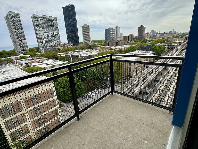 1122 W Catalpa Ave #1005 — Photo 3