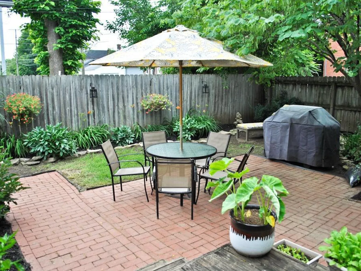 2 bed, 1.5 bath, 1076 sqft, $2,391 — Photo 4