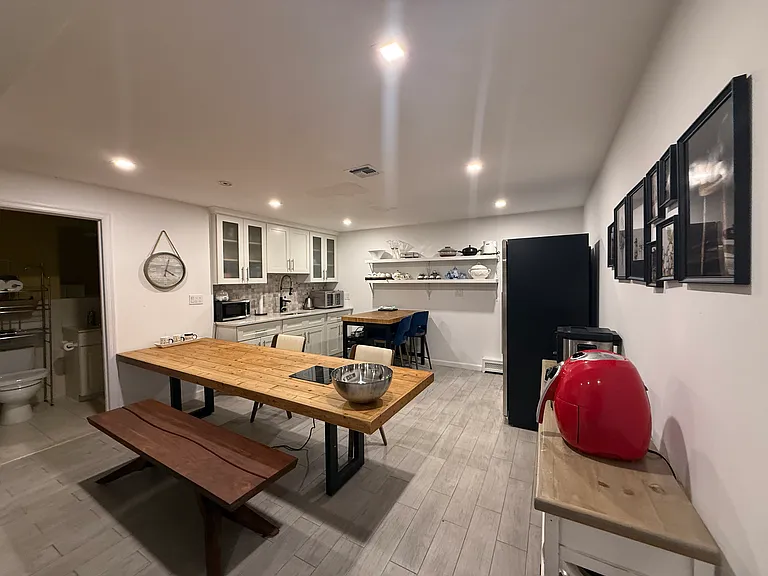 521 Lawn Ave — Photo 5