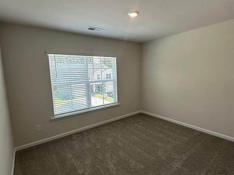 331 S Lake Ct — Photo 15