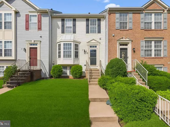 73 Coachlight Dr, Sicklerville, NJ 08081