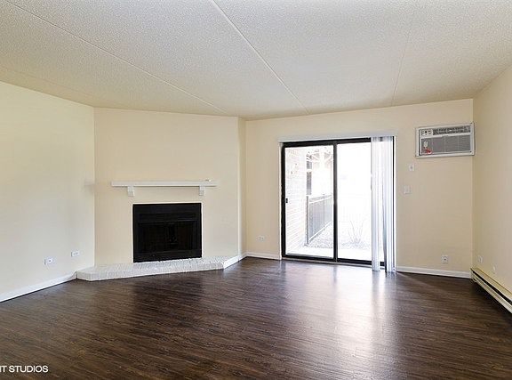 2nd image of 1068 Heritage Hill Dr APT C
