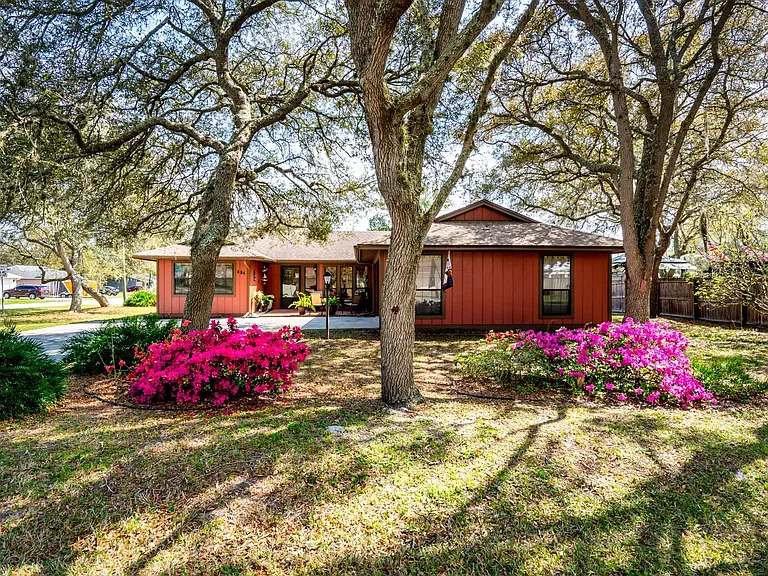 604 Alicante Rd — Photo 3