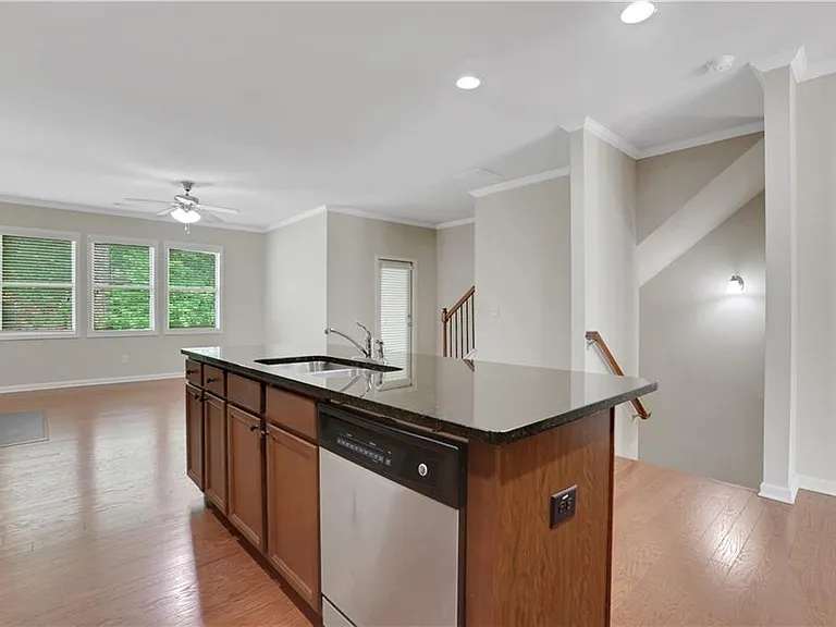 1300 Hopkins Dr — Photo 7