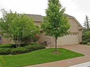9437 Arbor Ct #24, Plymouth, MI 48170