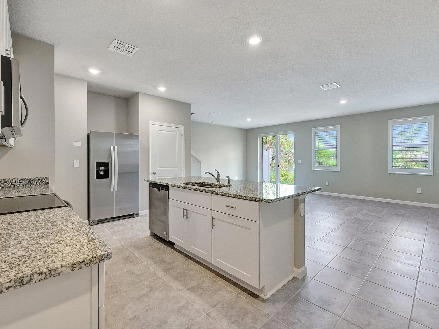 3 bed, 2.5 bath, 1804 sqft, $3,050 — Photo 1