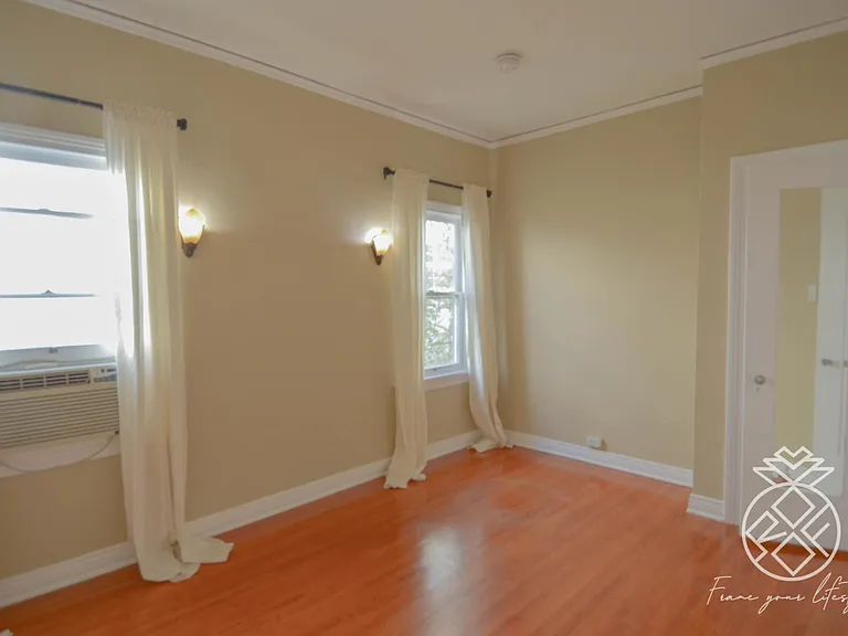 441 N Orange Grove Ave #1/2 — Photo 32