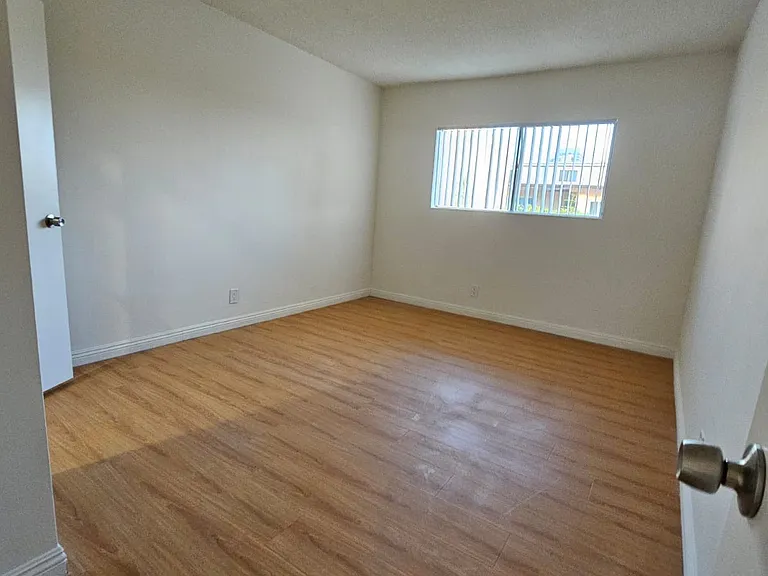 1117 Melrose Ave #8 — Photo 14