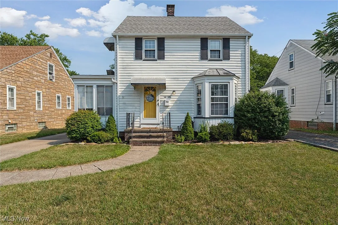 16708 Westdale Ave photo 1