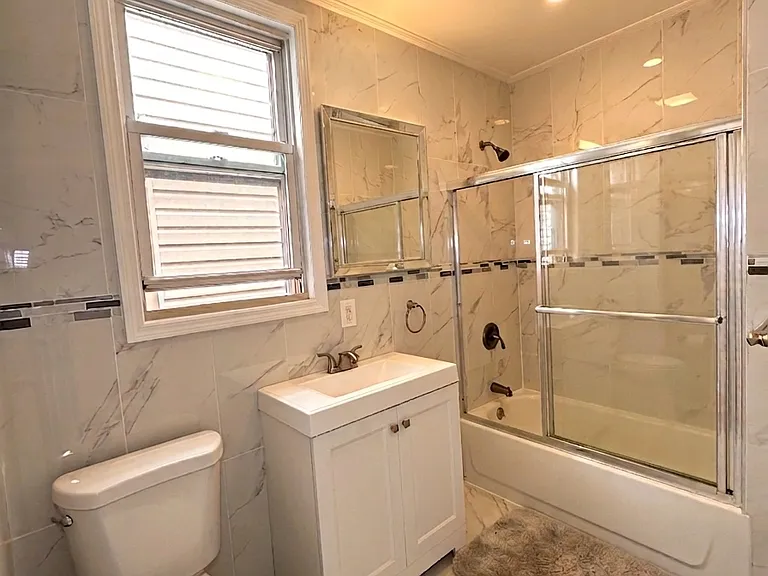 2215 Bruckner Blvd — Photo 11
