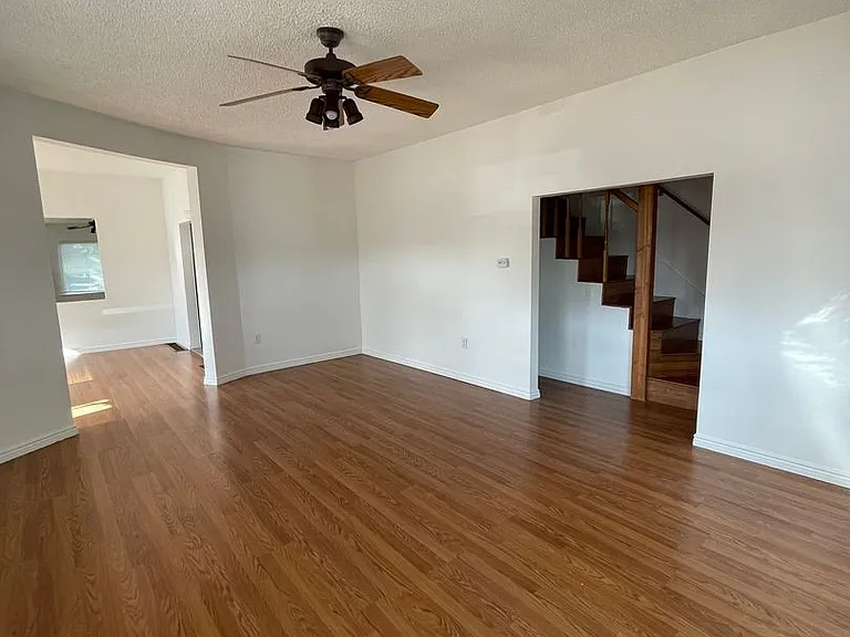 706 Railroad Ave #1 — Photo 5