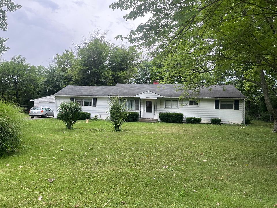 1st image of 2222 W 61st St