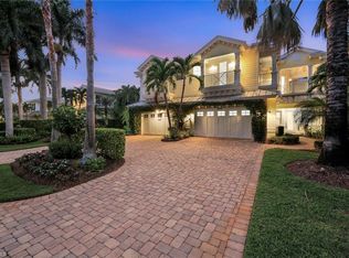 699 Fairway Ter, Naples, FL 34103