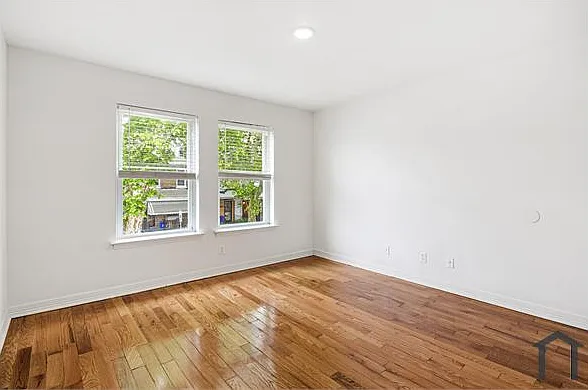 322 N Edgewood St — Photo 10