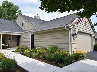 10129 N Gettysburg Ct, Mequon, WI 53092