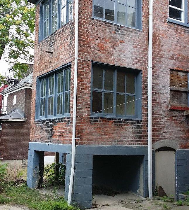 1st image of 425 McGregor Ave