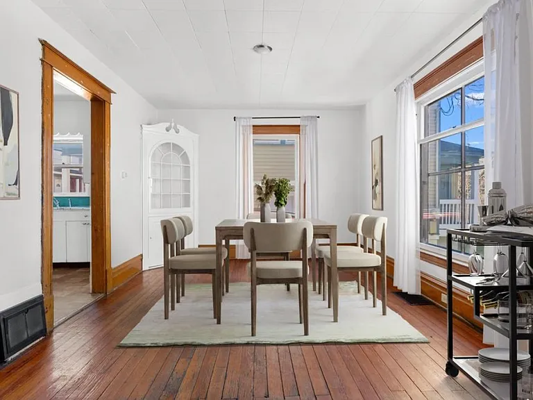 416 Bellevue Pl — Photo 4