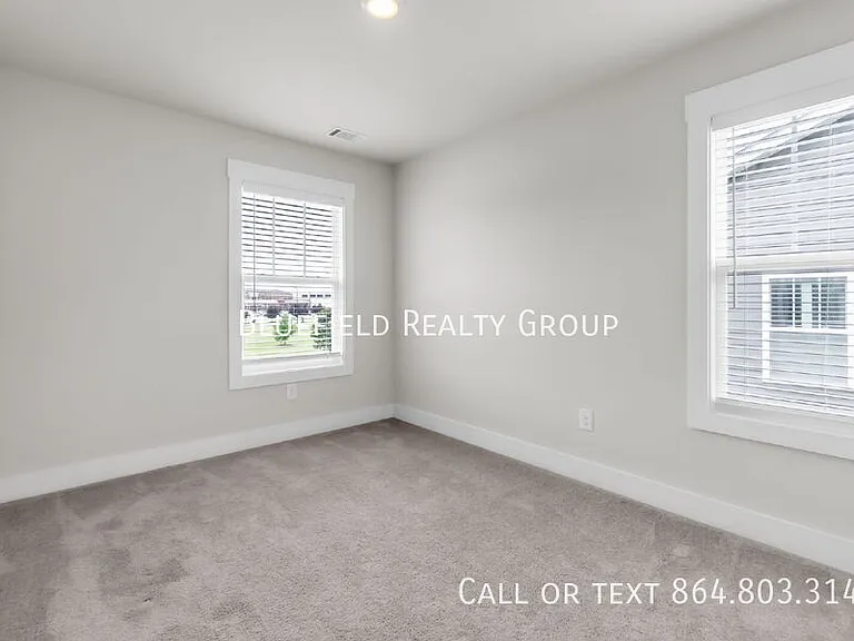 271 Dalmatian Dr — Photo 14