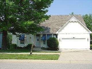 1st image of 434 NE Medford Dr