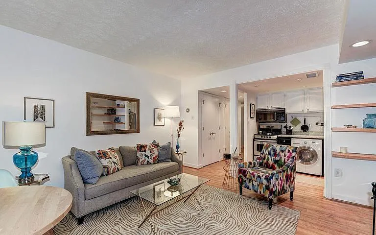 1 bed, 650 sqft, $3,050 — Photo 3