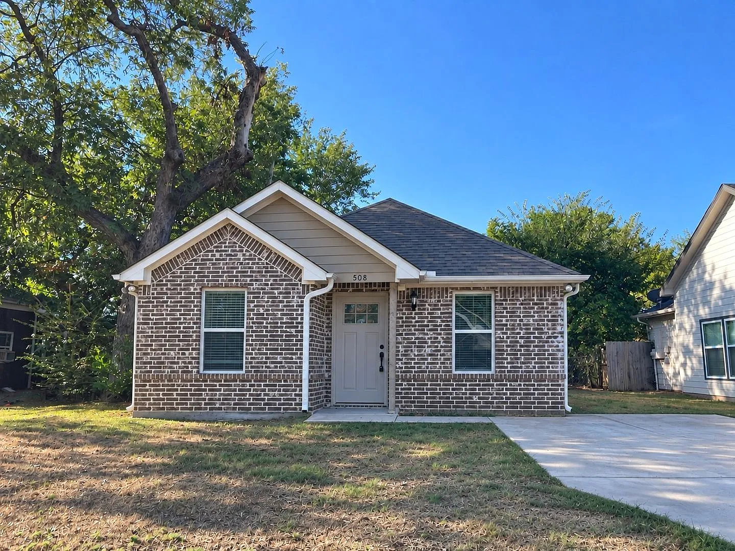 3 Bed 2 Bath House for Lease in Denison — Photo 1
