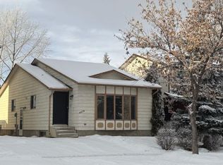 6879 Rundlehorn Dr NE, Calgary, AB T1Y 4P2