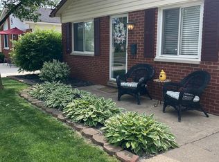 6476 Pine St, Taylor, MI 48180
