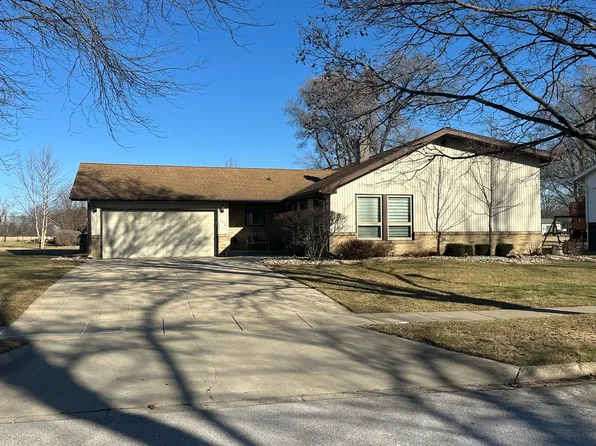 323 Northknoll Dr, Rochelle, IL 61068