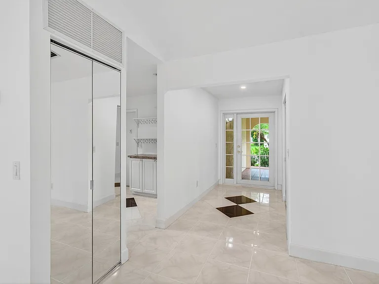 6105 Via Laguna Ln — Photo 24