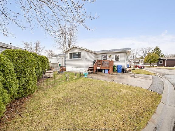 3rd image of 137 Dana Dr