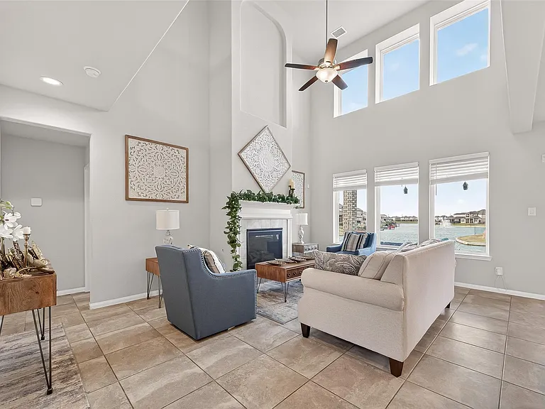 3723 Lake Varano Cir — Photo 9